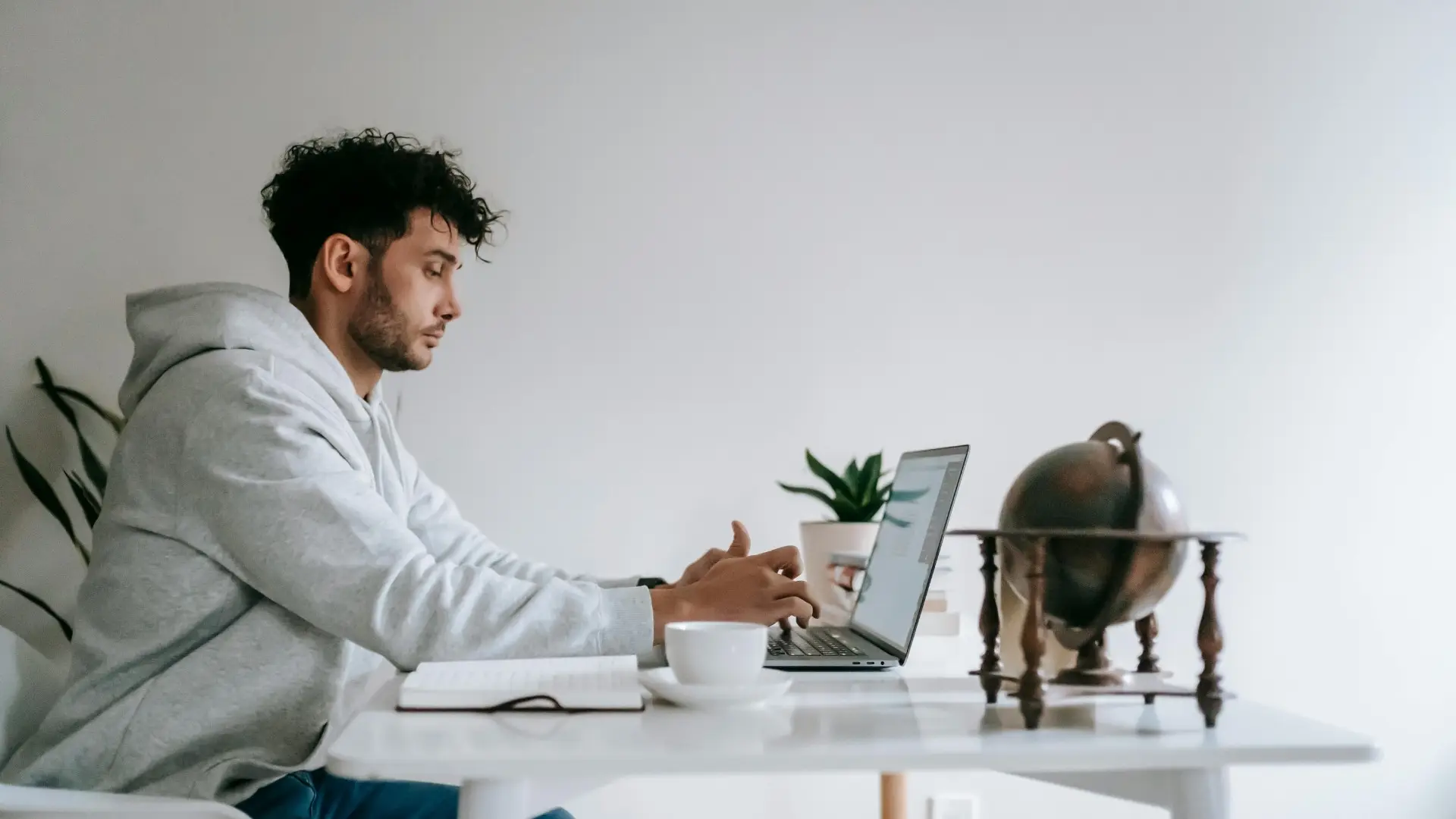 Can a 2026 Digital Nomad Visa Holder Work for a Local South African Client?